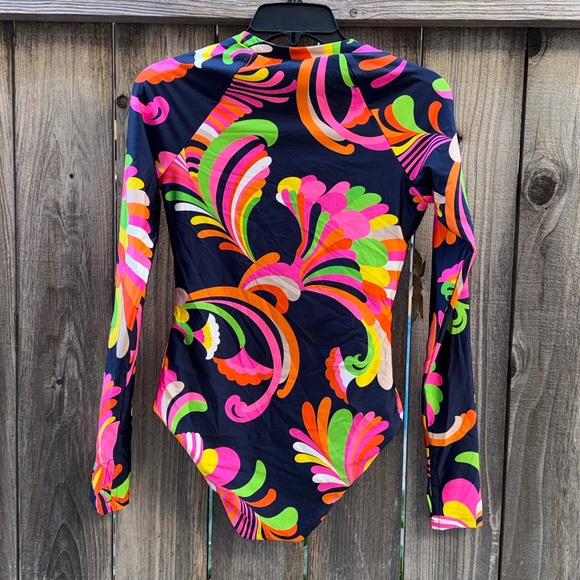 TRINA TURK SWIM Long-Sleeve Paddle Suit - Palms Paradise Size Small - Picture 10 of 10